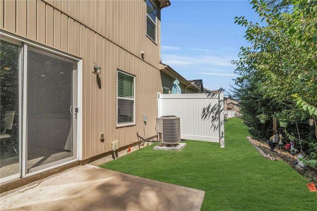 9411-9417 N Adrian Avenue, Kansas City, MO 64154