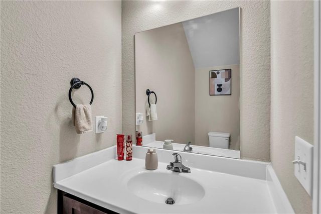 9411-9417 N Adrian Avenue, Kansas City, MO 64154