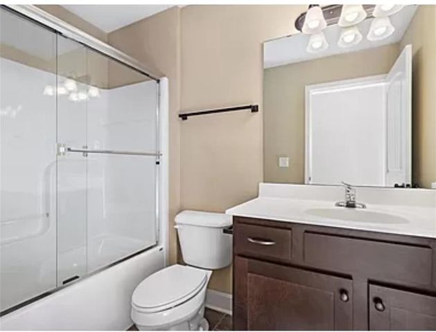 9411-9417 N Adrian Avenue, Kansas City, MO 64154