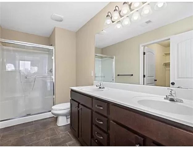 9411-9417 N Adrian Avenue, Kansas City, MO 64154