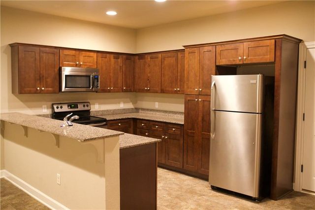 9411-9417 N Adrian Avenue, Kansas City, MO 64154