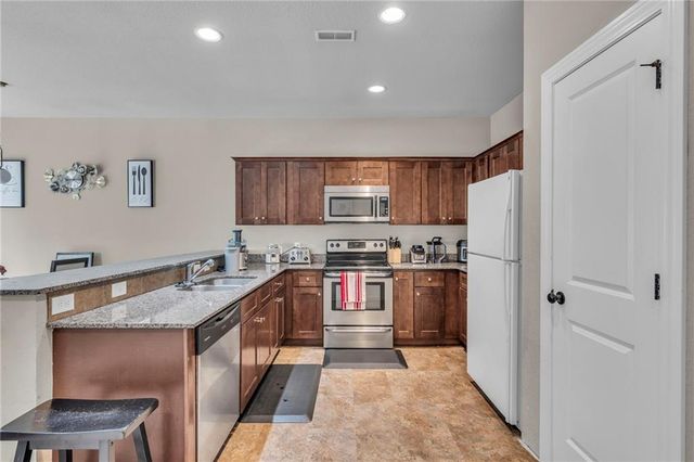 9411-9417 N Adrian Avenue, Kansas City, MO 64154