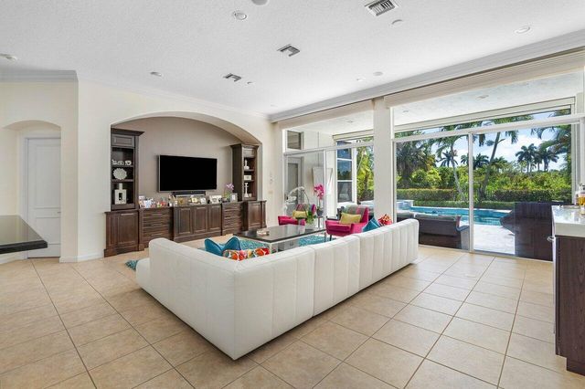233 Porto Vecchio Way, Palm Beach Gardens, FL 33418