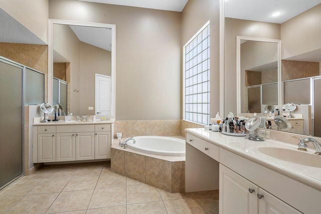 233 Porto Vecchio Way, Palm Beach Gardens, FL 33418