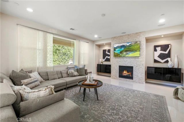 28613 Stonegate Court, Valencia, CA 91354