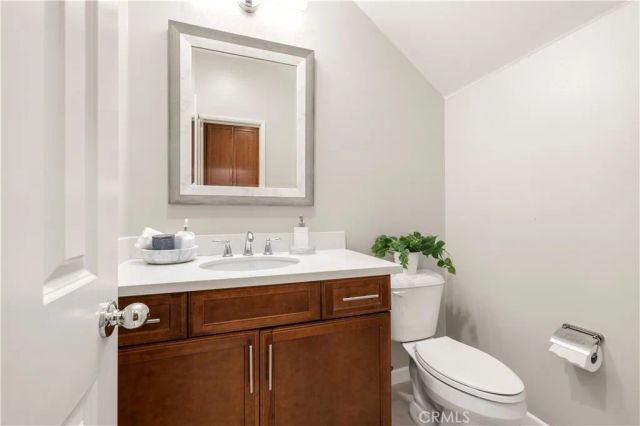 28613 Stonegate Court, Valencia, CA 91354