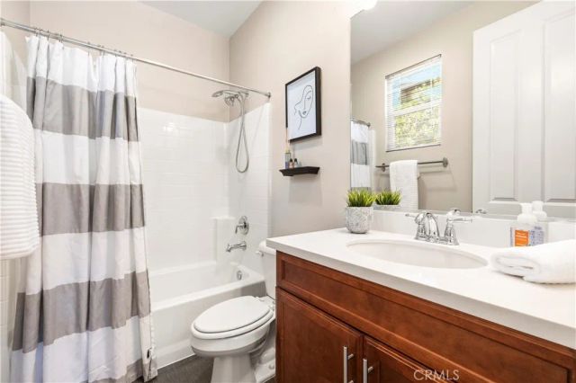 28613 Stonegate Court, Valencia, CA 91354