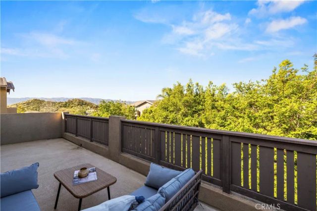 28613 Stonegate Court, Valencia, CA 91354