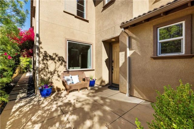 28613 Stonegate Court, Valencia, CA 91354
