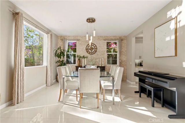 28613 Stonegate Court, Valencia, CA 91354