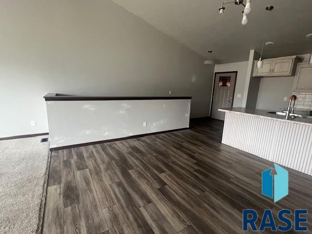 1108 N Brennan Ct Court, Sioux Falls, SD 57110