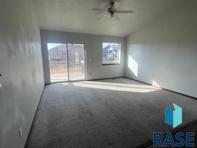 1108 N Brennan Ct Court, Sioux Falls, SD 57110