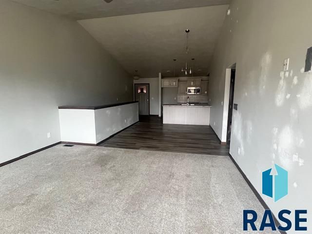 1108 N Brennan Ct Court, Sioux Falls, SD 57110