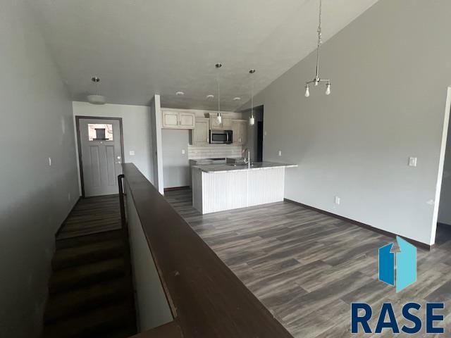 1108 N Brennan Ct Court, Sioux Falls, SD 57110