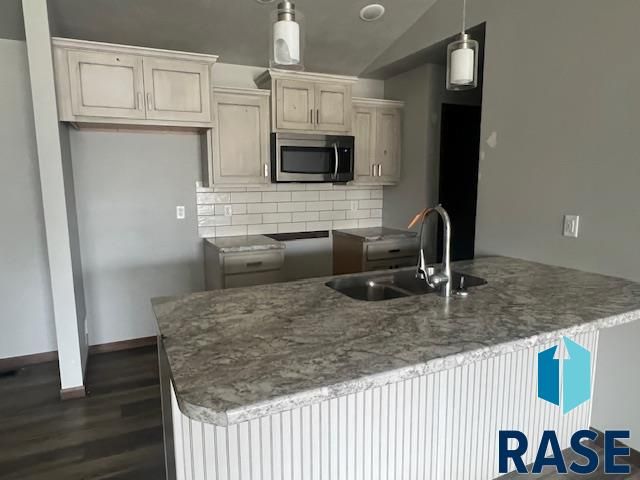 1108 N Brennan Ct Court, Sioux Falls, SD 57110