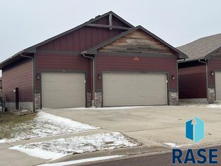 1108 N Brennan Ct Court, Sioux Falls, SD 57110