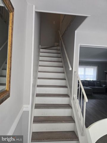 7441 COURTLAND CIR, Manassas, VA 20111