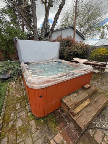 1990 Lawnridge Street, Medford, OR 97504