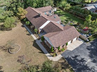 32525 6 Mile Road, Livonia, MI 48152