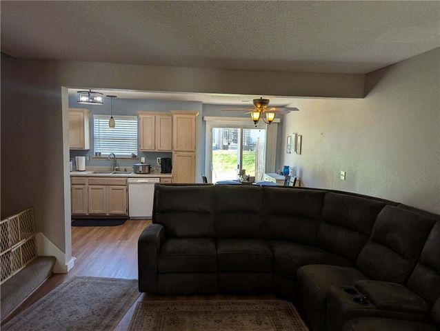 1415 SE Norwood Drive, Lee's Summit, MO 64086