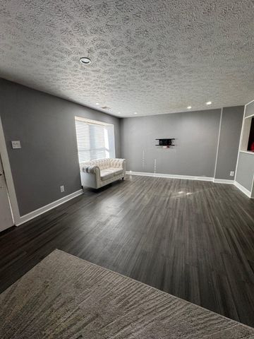 2711 GREENWOOD DR, Lindenwold, NJ 08021