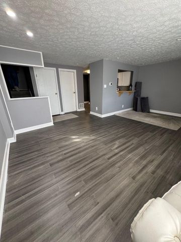 2711 GREENWOOD DR, Lindenwold, NJ 08021
