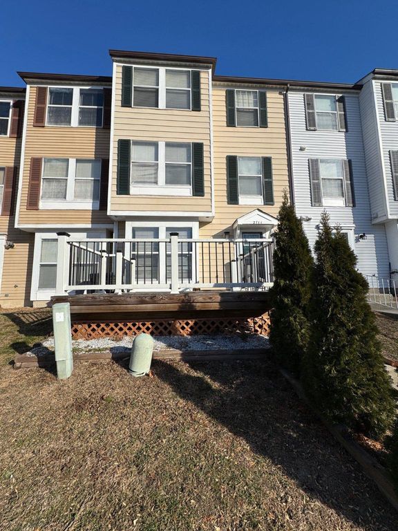 2711 GREENWOOD DR, Lindenwold, NJ 08021