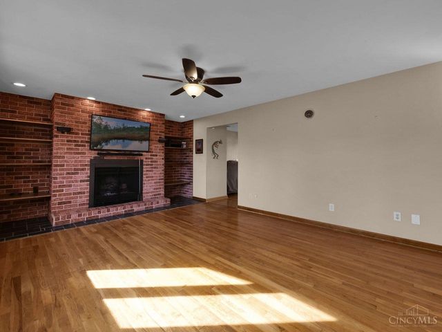 295 Coach Drive, Tipp City, OH 45371