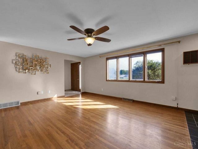 295 Coach Drive, Tipp City, OH 45371