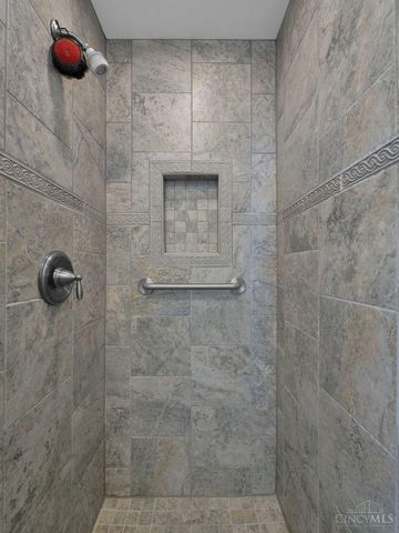 295 Coach Drive, Tipp City, OH 45371