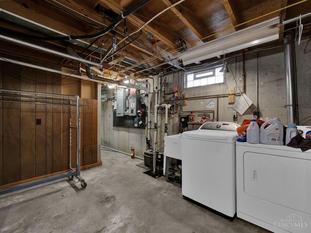 295 Coach Drive, Tipp City, OH 45371