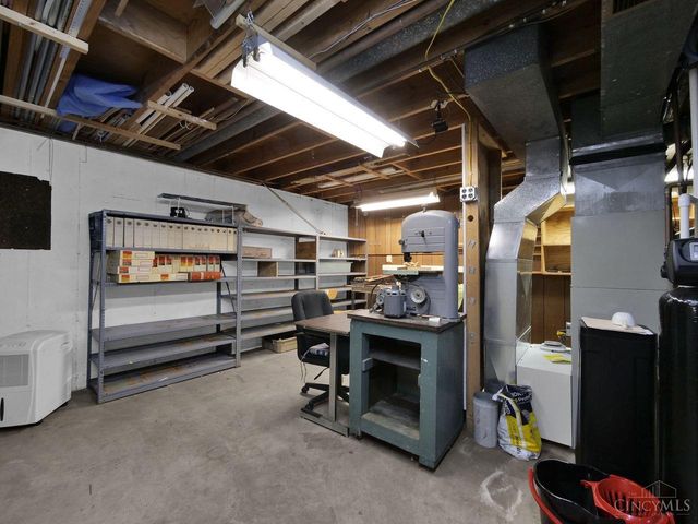 295 Coach Drive, Tipp City, OH 45371