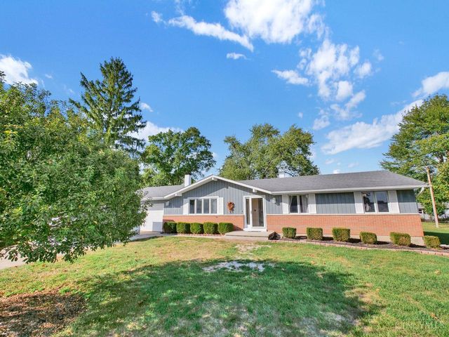 295 Coach Drive, Tipp City, OH 45371