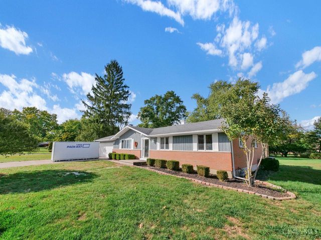 295 Coach Drive, Tipp City, OH 45371