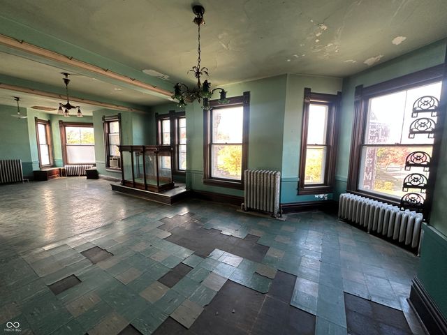 403 W Kirkwood Avenue, Bloomington, IN 47404