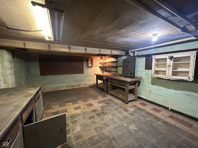 403 W Kirkwood Avenue, Bloomington, IN 47404