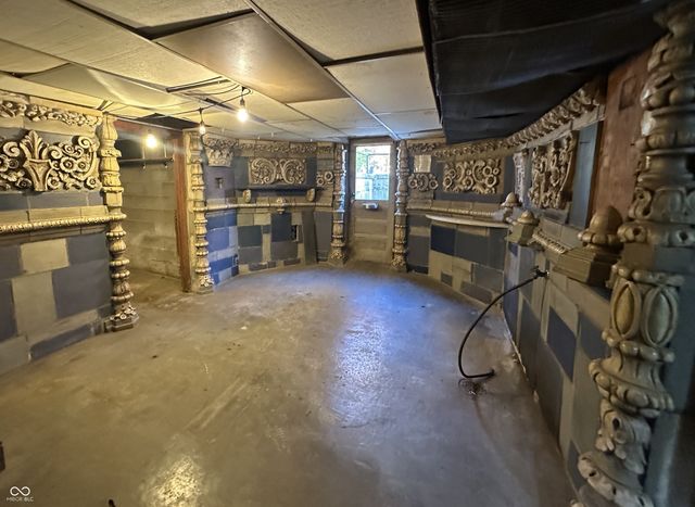 403 W Kirkwood Avenue, Bloomington, IN 47404