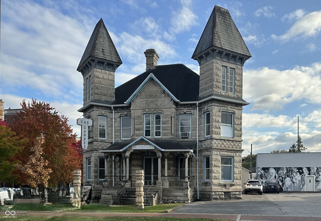 403 W Kirkwood Avenue, Bloomington, IN 47404