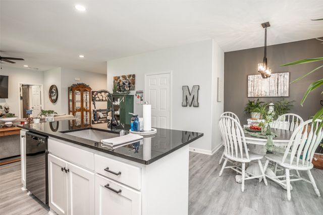 1127 Vintage Avenue, Gainesville, TX 76240