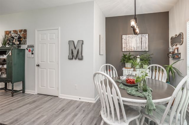 1127 Vintage Avenue, Gainesville, TX 76240
