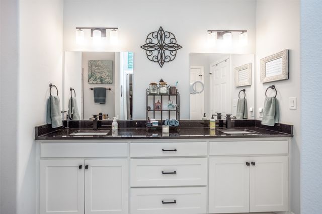 1127 Vintage Avenue, Gainesville, TX 76240