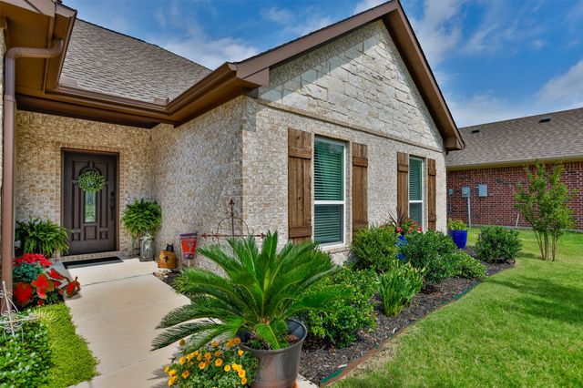 1127 Vintage Avenue, Gainesville, TX 76240