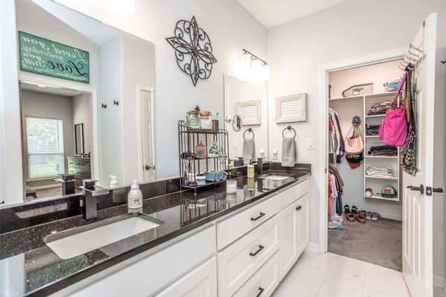 1127 Vintage Avenue, Gainesville, TX 76240