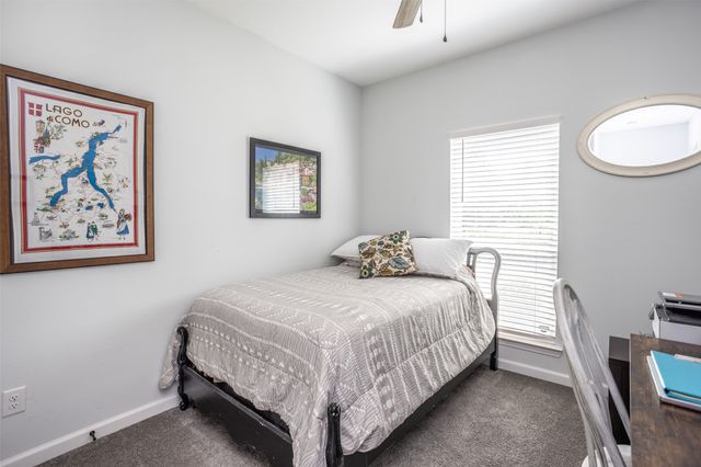 1127 Vintage Avenue, Gainesville, TX 76240