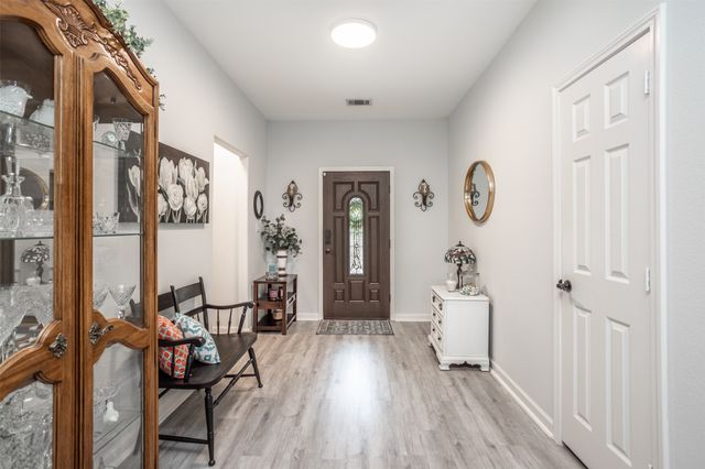 1127 Vintage Avenue, Gainesville, TX 76240