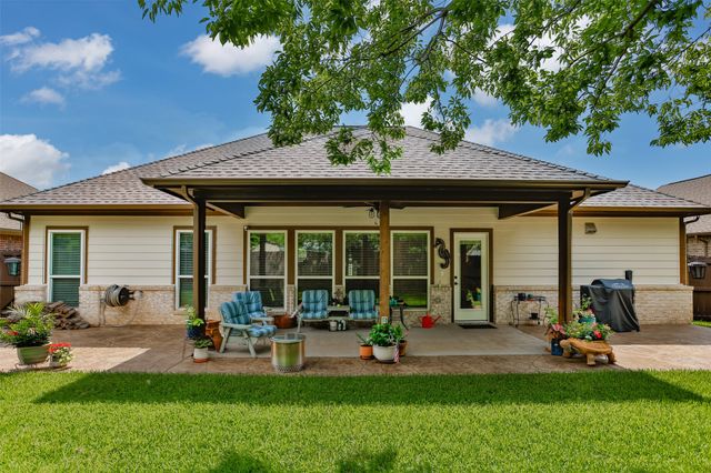 1127 Vintage Avenue, Gainesville, TX 76240
