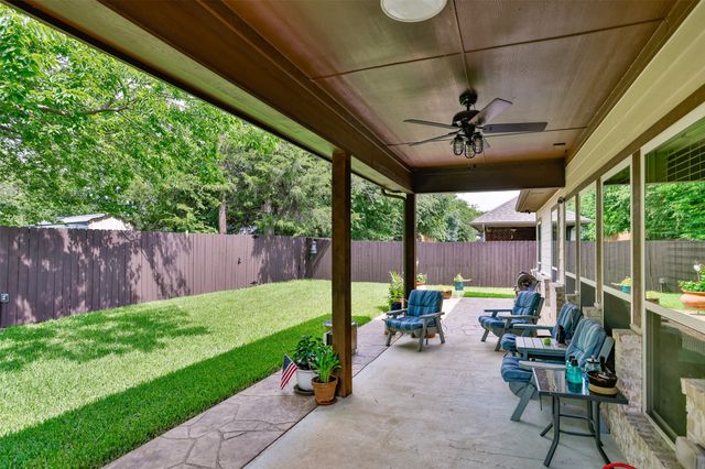 1127 Vintage Avenue, Gainesville, TX 76240