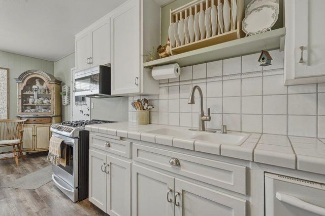 407 Pueblo Drive, Salinas, CA 93906