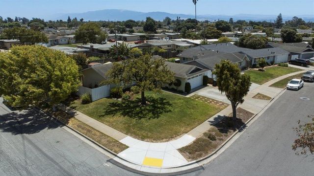 407 Pueblo Drive, Salinas, CA 93906