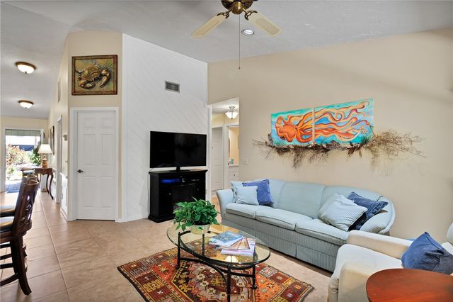 740 Timber Ridge Trail SW, Vero Beach, FL 32962